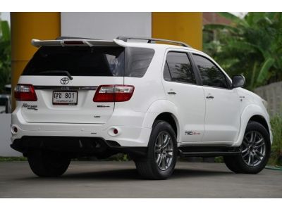 2010 TOYOTA FORTUNER 3.0 V TRD 4WD A/T สีขาว รูปที่ 3