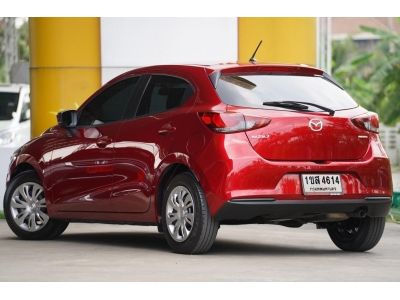 20จด2022 MAZDA 2 1.3 E SPORT A/T สีแดง รูปที่ 3