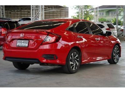 2018 HONDA CIVIC 1.8 EL  A/T สีแดง รูปที่ 3