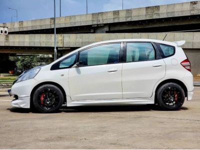 HONDA JAZZ 1.5S 2009จด10 เเต่งมาหล่อสมบูรณ์ทุกจุด รูปที่ 3