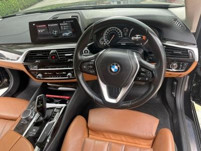 2017 BMW Series 5 520d 2.0 sport BSI หมด 20/12/2565 รูปที่ 3