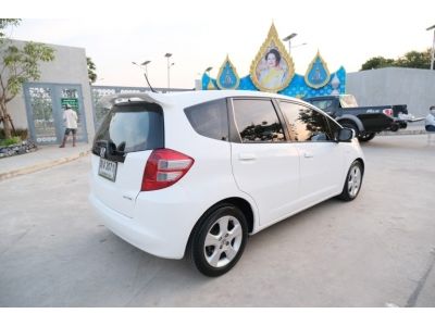 Honda Jazz 1.5V ตัวรองท๊อป เกียร์ออโต้ 2011 รูปที่ 3