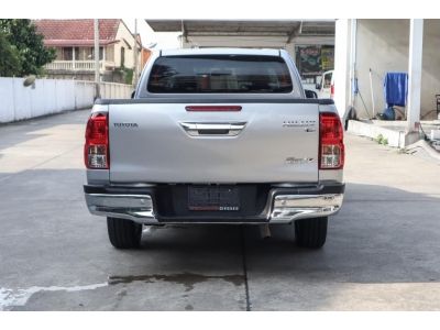 โตโยต้าชัวร์ ฟรีดาวน์ ผ่อนเดือนละ 6xxx บาท Toyota Revo C-cab 2.4 E M/T ปี 17 รูปที่ 3