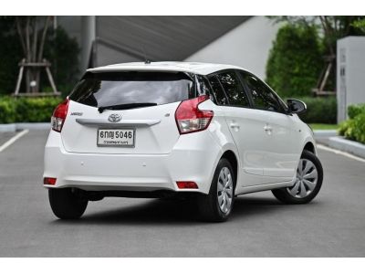 TOYOTA YARIS 1.2 E สีขาว A/T ปี 2017 รูปที่ 3