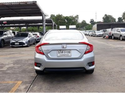 HONDA CIVIC 1.8 EL (FC) CC. ปี 2017 สี เงิน เกียร์ Auto รูปที่ 3