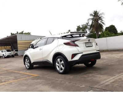 TOYOTA C-HR 1.8 HYBRID HI CC. ปี 2018 สี ขาว เกียร์ Auto รูปที่ 3