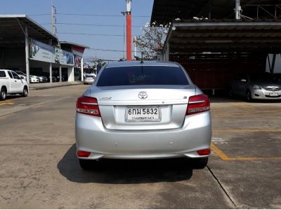 TOYOTA SOLUNA VIOS 1.5 E (MC) CC. ปี 2017 สี เงิน เกียร์ Auto รูปที่ 3