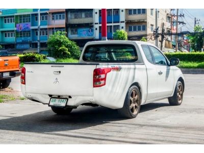 2015 Mitsubishi Triton 2.5 glx cab ดีเซล สี : ขาว รูปที่ 3