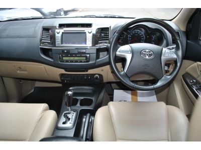 2014 TOYOTA FORTUNER 3.0V auto ฟรีดาวน์ ไมล์ 190,000 กม. รูปที่ 3