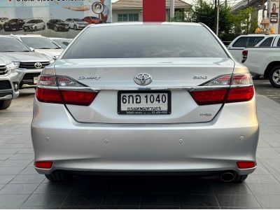 TOYOTA CAMRY 2.0 G CC. ปี 2017 สี เงิน เกียร์ Auto รูปที่ 3