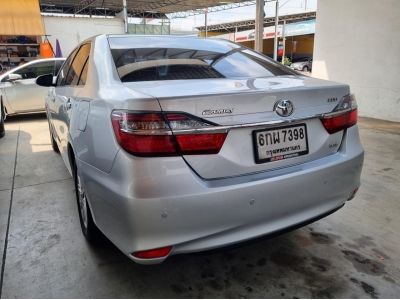 TOYOTA CAMRY 2.0 G (MC) CC. ปี 2017 สี เงิน เกียร์ Auto รูปที่ 3