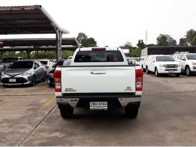 ISUZU D-MAX SPACE CAB 3.0 Z HILANDER CC. ปี 2019 สี ขาว เกียร์ Manual รูปที่ 3