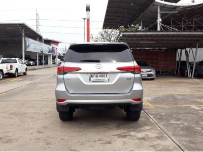 TOYOTA FORTUNER 2.8 V 4WD CC.  ปี 2017 สี เงิน เกียร์ Auto รูปที่ 3