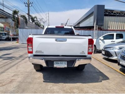 ISUZU D-MAX SPACE CAB 3.0 Z HILANDER CC. ปี 2019 สี ขาว เกียร์ Manual รูปที่ 3