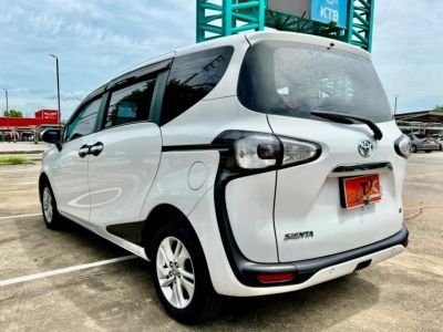 TOYOTA SIENTA 1.5G ปี 2017 ฟรีดาวน์ รถสวย รูปที่ 3