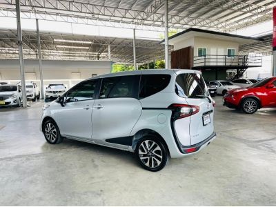 TOYOTA SIENTA 1.5V  Auto ปี 21 จด 22   สีเงิน รูปที่ 3