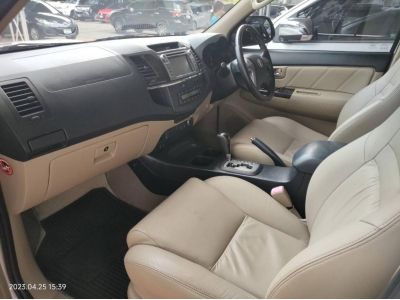 2014 TOYOTA FORTUNER 3.0V 2WD auto รูปที่ 3