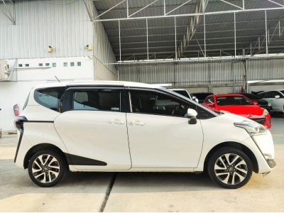 2019 Toyota Sienta 1.5V รูปที่ 3