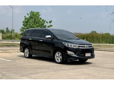 2017 TOYOTA INNOVA 2.8 V CRYSTA เครดิตดีฟรีดาวน์ รูปที่ 3