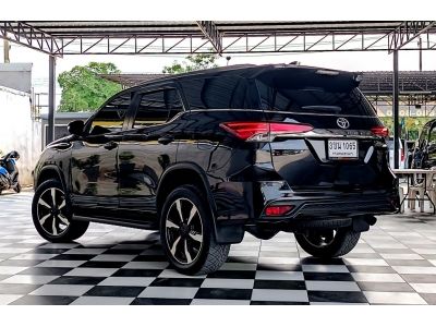 TOYOTA NEW FORTUNER 2.8 V.4WD.TRD. ปี2018 รูปที่ 3