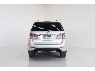 Toyota Fortuner 3.0 V 2WD ปี 2011 สีบรอนซ์เงิน เกียร์อัตโนมัติ รูปที่ 3