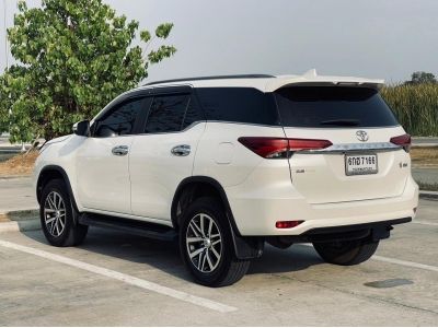 TOYOTA FORTUNER 2.8V 4WD TOP สี ขาวมุก ปี 2016 จดทะเบียนใช้งาน 2018 เกียร์ ออโต้ รูปที่ 3