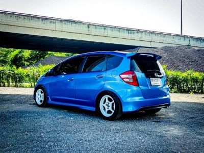 HONDA Jazz (GE) 1.5 SV  TOPสุด 2010 รถบ้านใช้น้อย รูปที่ 3