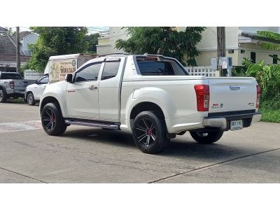 ISUZU D-MAX X-SERIES  1.9  CAB HI-LANDER ปี 2017 สีขาว   เกียร์ M/T รูปที่ 3