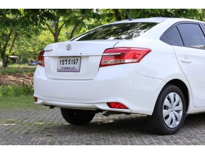 2021 TOYOTA Vios 1.5 Entry auto ไมล์ 70,000 กม. รูปที่ 3