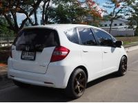 HONDA JAZZ 1.5S เกียร์ออโต้ สีขาว MY2011 รูปที่ 3