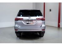 TOYOTA FORTUNER 2.4 V สีเทา เกียร์ AT ปี 2021 รูปที่ 3