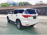 TOYOTA FORTUNER 2.4V ขับ4 ปี 18 สีขาว  30,000 km รูปที่ 3