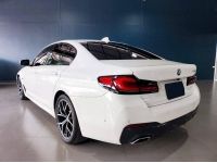 BMW 530e M SPORT สีขาว Alpine White Model year 2022 รูปที่ 3