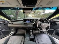 LEXUS ES300h Grand Luxury Hybrid Sunroof ปี19 สีขาวมุก รูปที่ 3