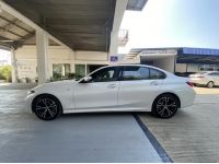BMW 330Li M Sport  ฐานล้อยาว เบลชิน ปี 2023 สีขาว รูปที่ 3