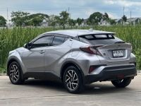 TOYOTA CH-R 1.8 HV HI HYBRID NAVI ปี2018 สีเทา เกียร์ออโต้ เครื่องเบนซิน-ไฮบริด รูปที่ 3