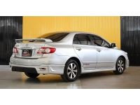 2013 Toyota Corolla Altis CNG 1.6 E Sedan AT สีบรอนซ์เงิน เกียร์ออโต้ Airbag เบรคABS ดิสเบรค4ล้อ รูปที่ 3