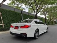 ขาย BMW 520d M Sport LCI (G30) 2021 สีขาว ยังไม่จดทะเบียน BSI และวารันตีเหลือถึง 032026 รูปที่ 3
