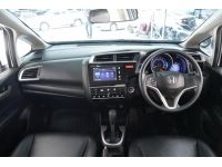 HONDA JAZZ 1.5 V plus AT ปี 2016 จด 2017 สีขาว รูปที่ 3