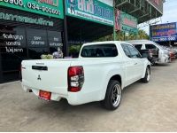 Mitsubishi Triton 2.5 GLX Cab  2021 MT สีขาว รูปที่ 3