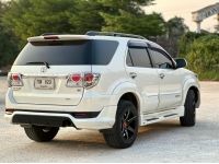 TOTOTA FORTUNER 3.0V 2wd ปี2012 เครื่องดีเซล สีขาว เกียร์ออโต้ รูปที่ 3