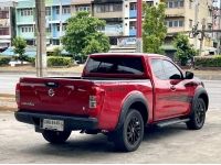 NISSAN NAVARA มือสอง NP300 KING CAB 2.5 CALIBRE E BLACK EDITION ปี 2018 ดีเซล เกียร์ธรรมดา สีแดง เลขไมล์ 30845 Km ฟรีดาวน์ ฟรีส่งรถ รูปที่ 3