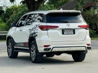 TOYOTA FORTUNER 2.4 V 2WD ปี 2017 ไมล์ 17x,xxx Km รูปที่ 3