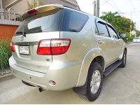 2010 TOYOTA FORTUNER 3.0V เครื่องVGS TURBO ออโต้ ดีเซล รถบ้านสวยจัดน๊อตไม่ขยับ เจ้าของขายเอง ซื้อสดไม่มีVAT เครดิตดีฟรีดาวน์ รูปที่ 3