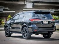 TOYOTA FORTUNER 2.8 TRD Sportivo 4WD เกียร์ออโต้ ปี 2018 รูปที่ 3