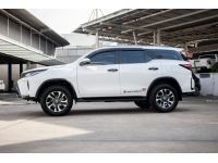 โตโยต้าชัวร์ ฟรีดาวน์ Toyota Fortuner 2.4 Leader V A/T ปี 2022 รูปที่ 3