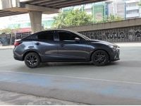 Mazda2 1.3 High Connect AT 2017 เพียง 269,000 บาท  มือเดียว สวยพร้อมใช้ เครื่องเกียร์ช่วงล่างดี แอร์เย็นฉ่ำ เครดิตดีฟรีดาวน์ ต่างจังหวัดจัดได้ครับ ดูรถ-เลียบด่วนรามอินทรา แผนที่พิมพ์ เอ็มรถถูก สนใจโทร รูปที่ 3