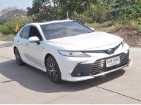 Toyota Camry 2.5 HEV Premium ปี 22จด23 รถบ้านมือเดียวสวย รูปที่ 3