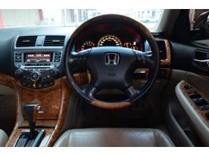 Honda Accord 3.0  V6 i-VTEC Sedan AT รูปที่ 4