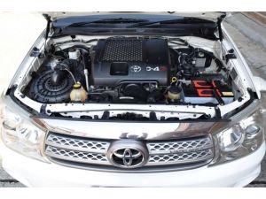 Toyota Fortuner 3.0 (ปี 2011) V SUV AT รูปที่ 4